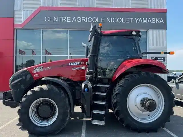 Gallery image 1 for 2020 Case IH MAGNUM 250 CVT Tractor