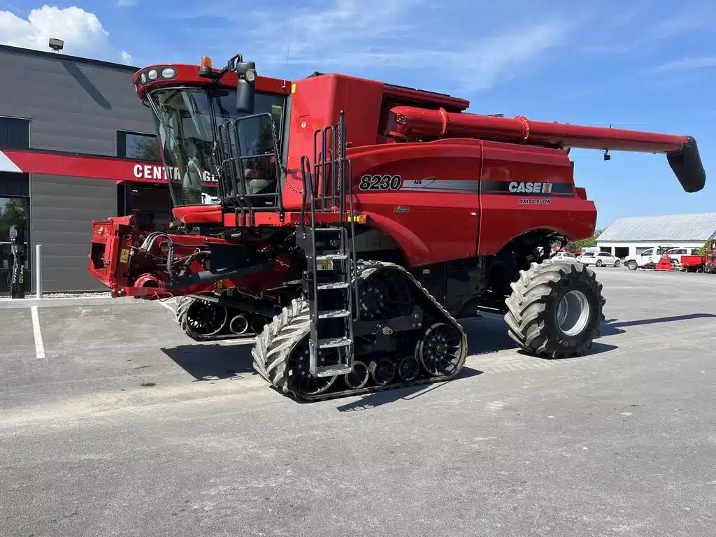 Gallery image 2 for Used 2012 Case IH 8230 Combine