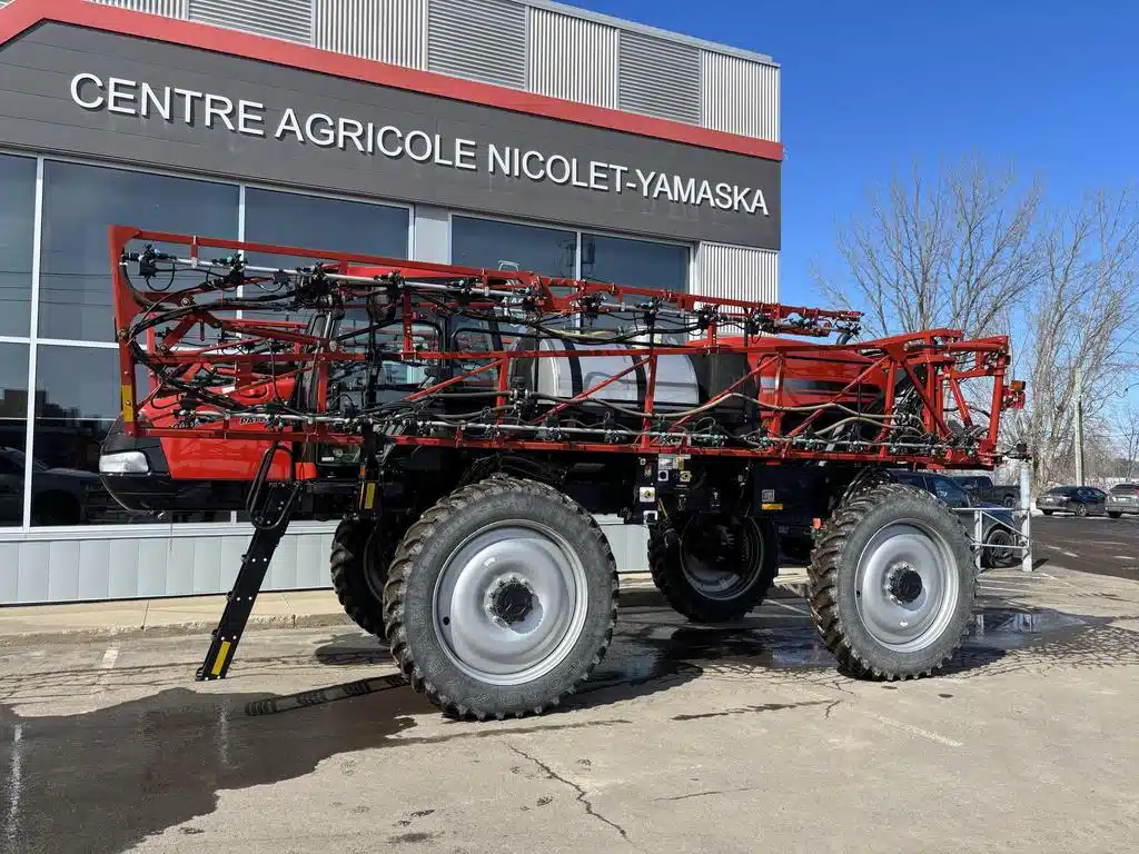 Gallery image 1 for Used 2020 Case IH PATRIOT 3240 Sprayer - Self Propelled