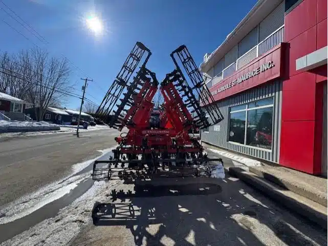 Gallery image 2 for Used 2014 Kuhn 8000-25 Harrow