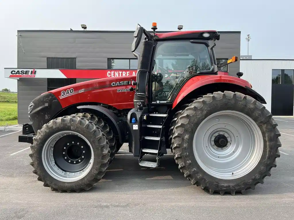 Gallery image 1 for Used 2021 Case IH MAGNUM 340 Tractor