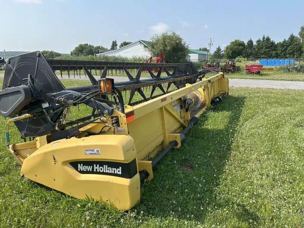 Gallery image 1 for Used 2006 New Holland 74C-25 Header - Draper