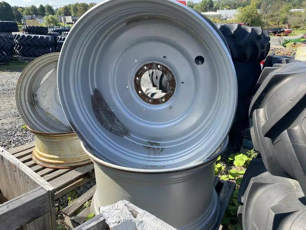 Gallery image 2 for Used 2015 Case IH 710/60X42 Tires