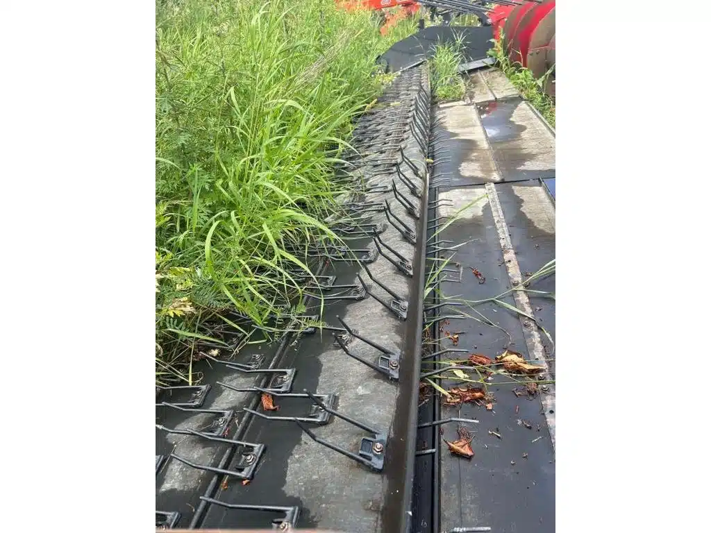 Gallery image 2 for Used 2011 Case IH 3016 Header - Pickup