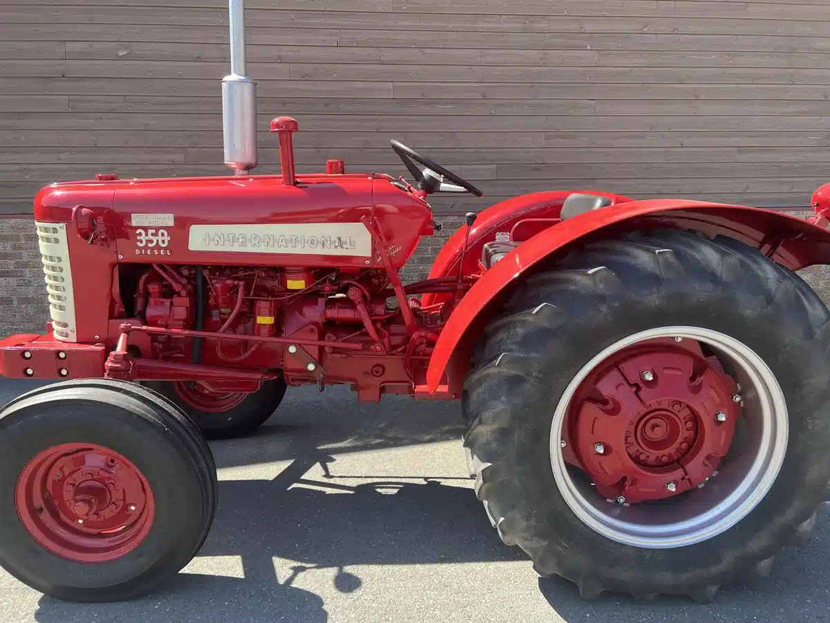 Gallery image 1 for Used 1958 International Harvester 350 Tractor