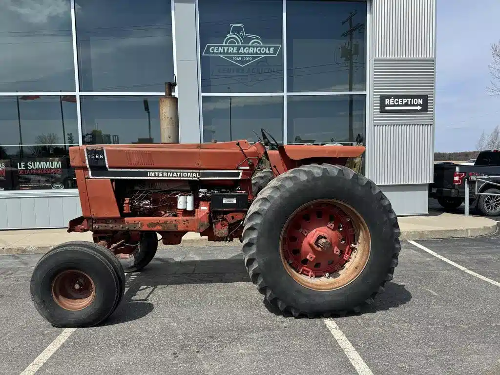 Gallery image 1 for Used 1975 International Harvester 1566 Tractor