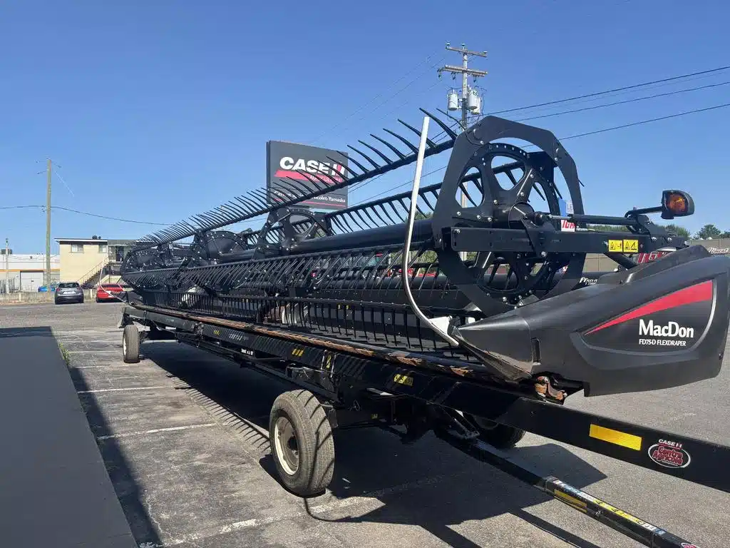 Gallery image 2 for Used 2017 MacDon FD75 Header - Flex Draper