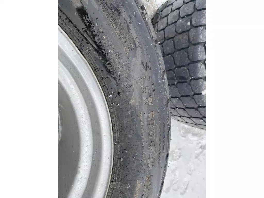 Gallery image 2 for Used 2019 Titan 305-521 570-648 Tires