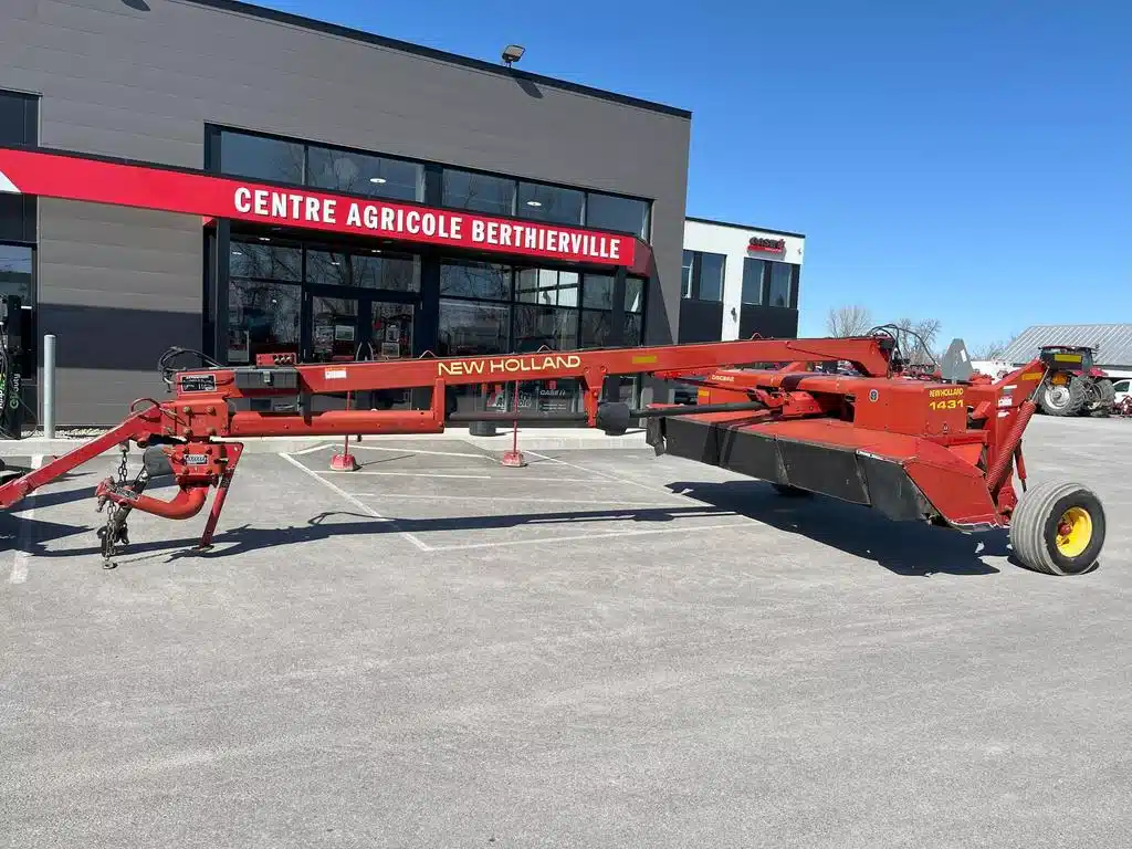 Gallery image 2 for Used 2006 New Holland 1431 Disc Mower Conditioner