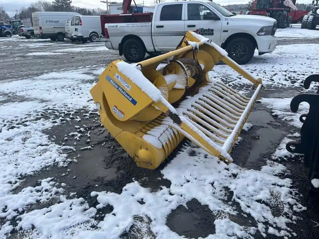 Gallery image 1 for Used New Holland 27P Feeder