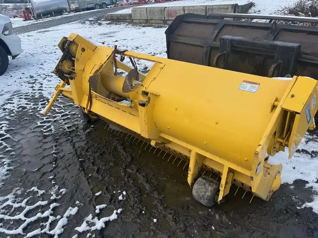 Gallery image 2 for Used New Holland 27P Feeder