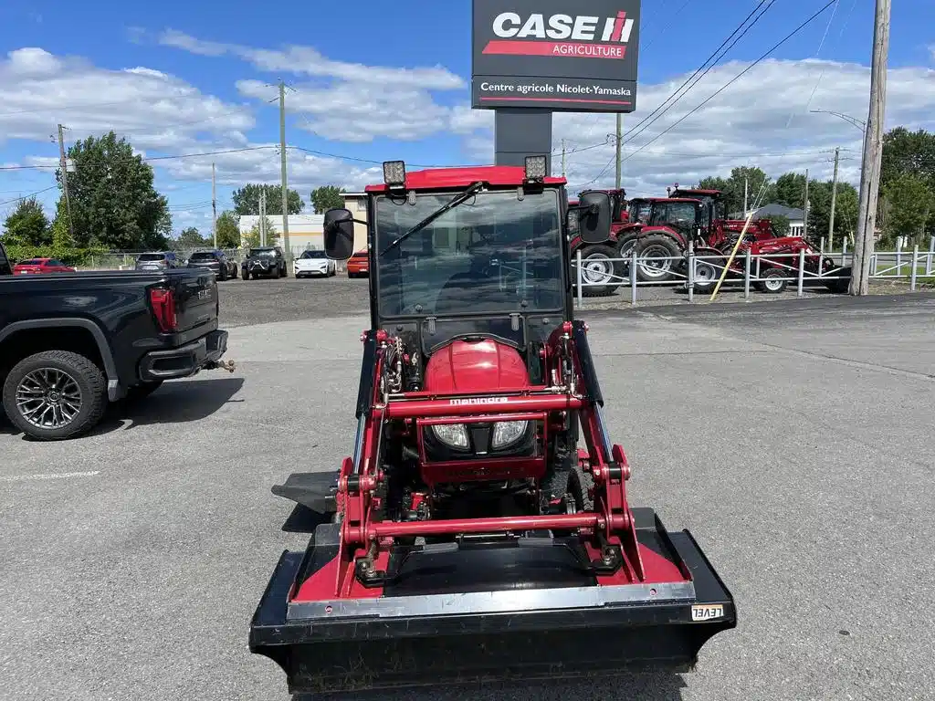 Gallery image 2 for Used 2022 Mahindra Emax 25 CAB Tractor
