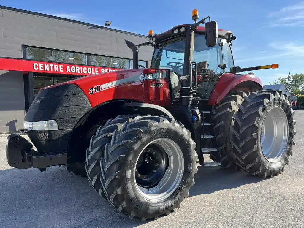 Gallery image 2 for Used 2017 Case IH MAGNUM 310 Tractor