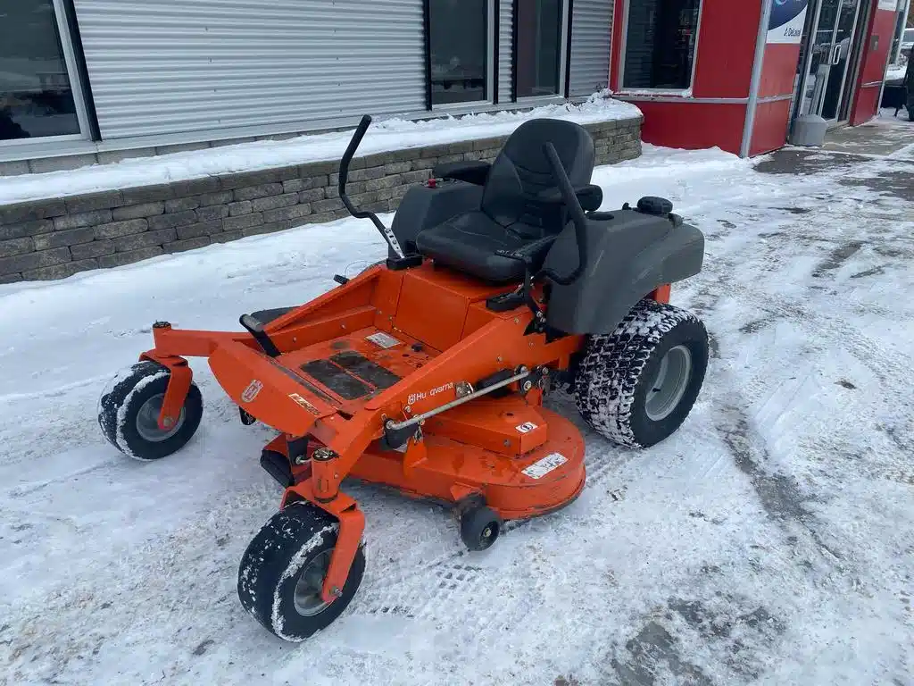 Gallery image 2 for Used 2011 Husqvarna MZ5225 Lawn Tractor