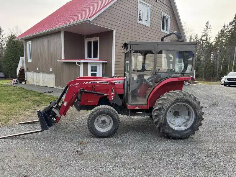 Used 2011 Massey Ferguson 1643 Tractor