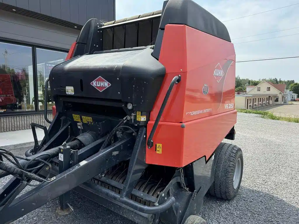 Gallery image 2 for Used 2011 Kuhn VB 2160 Round Baler