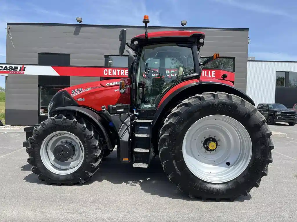 Gallery image 1 for 2023 Case IH OPTUM 270 Tractor