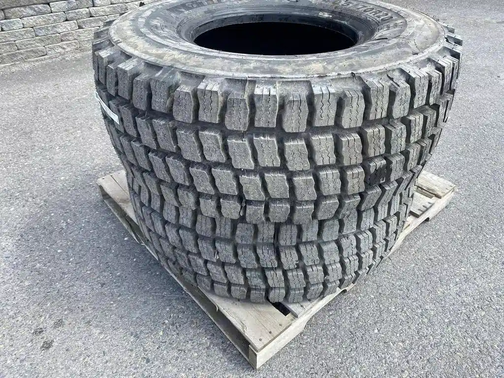 Gallery image 2 for 2025 Nokian 405/70R20 Tires