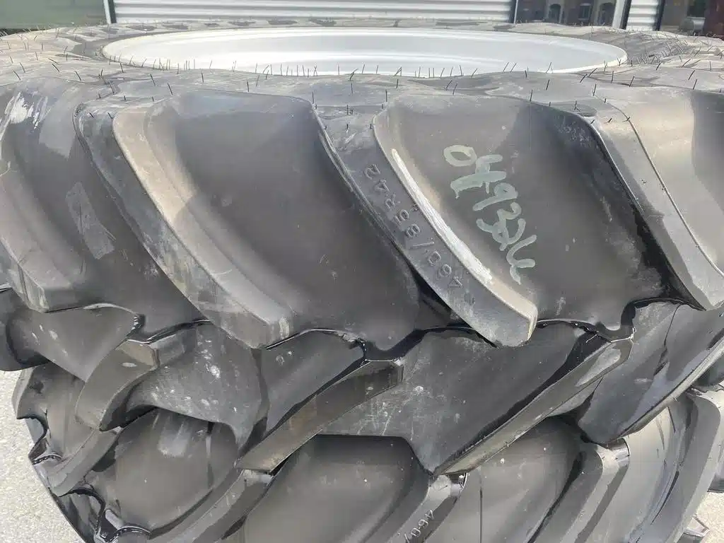 Photo de la Galerie 2 pour 2021 Firestone 460/85R42 Pneus