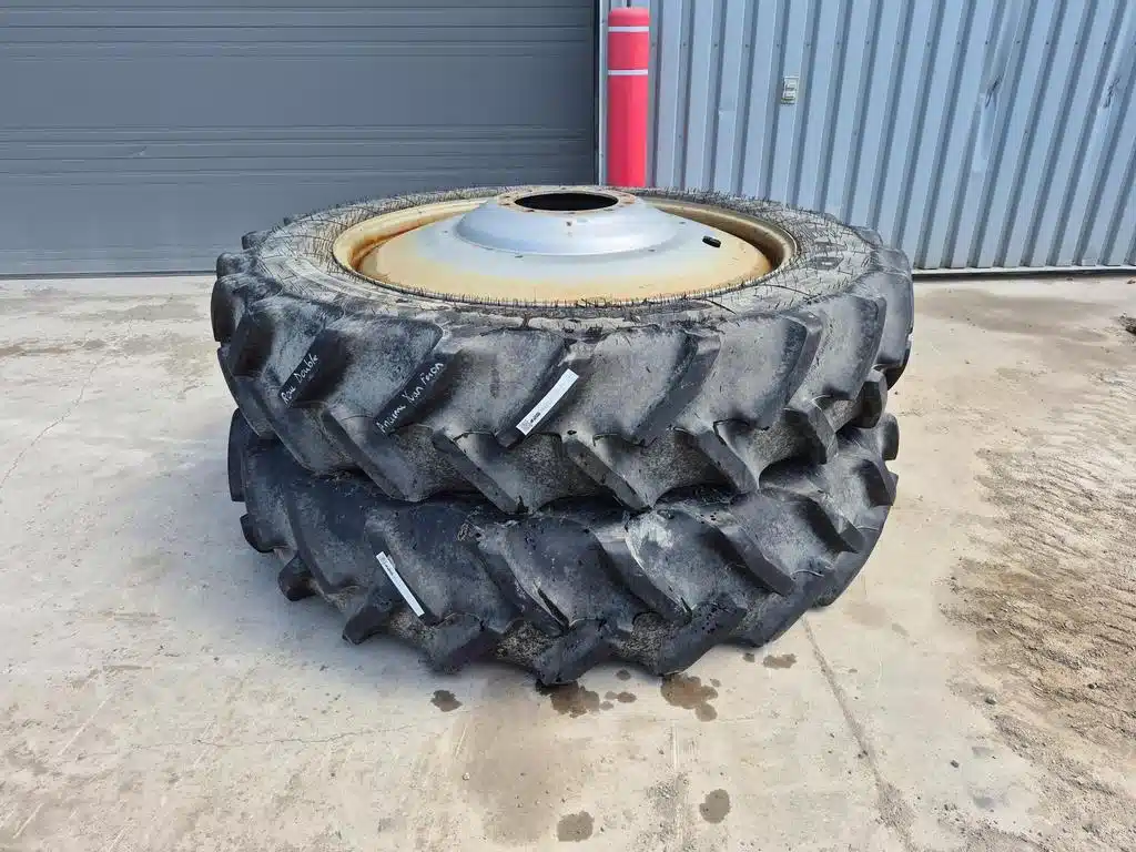 Gallery image 1 for Goodyear 380/90R46 Tires
