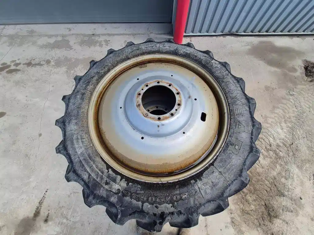 Gallery image 2 for Goodyear 380/90R46 Tires