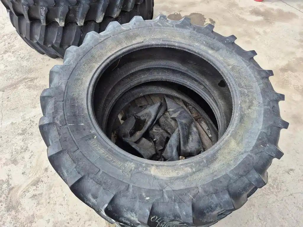 Photo de la Galerie 2 pour Michelin 380/85R34 AGRIBIB Pneus