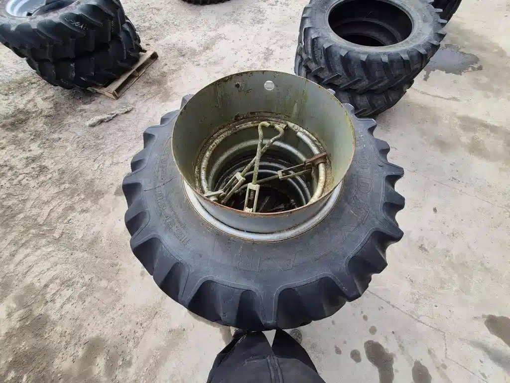 Photo de la Galerie 2 pour Goodyear 16.9-26 Pneus