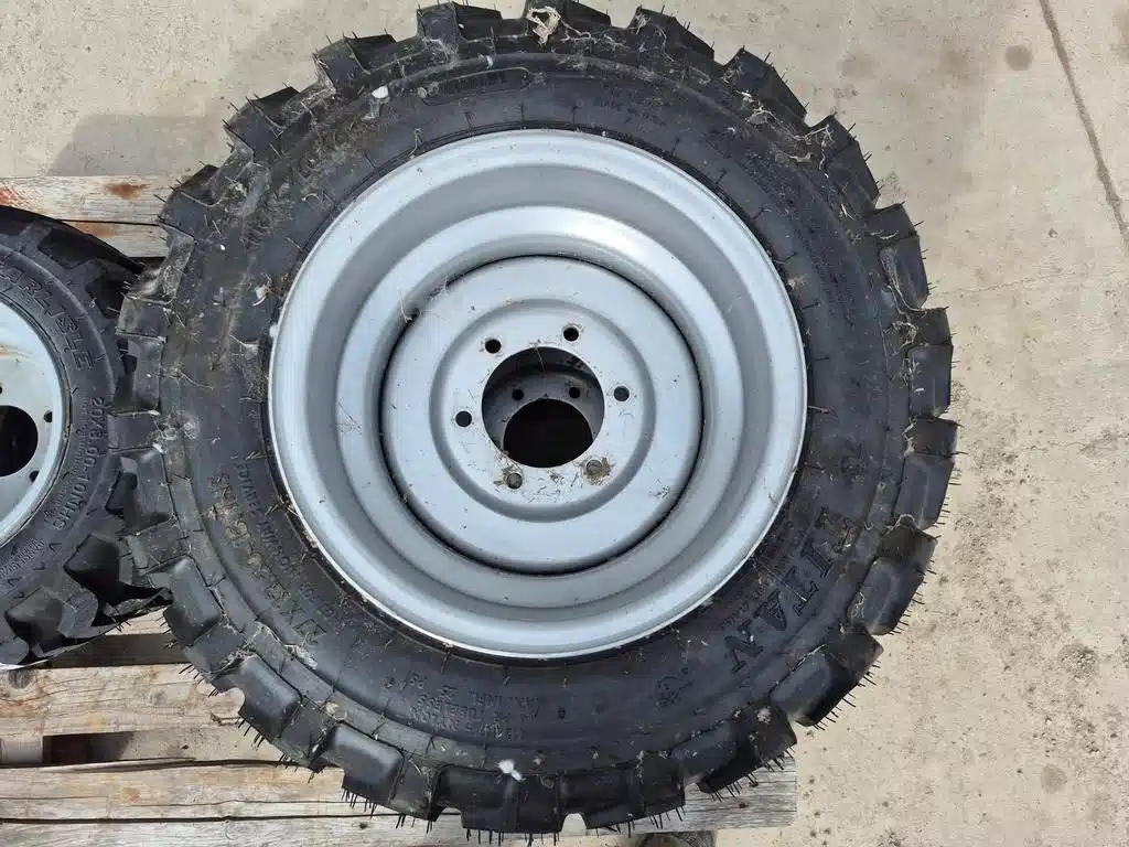 Gallery image 2 for 2024 Carlisle 20X8.00-10 27X12.5-15 Tires