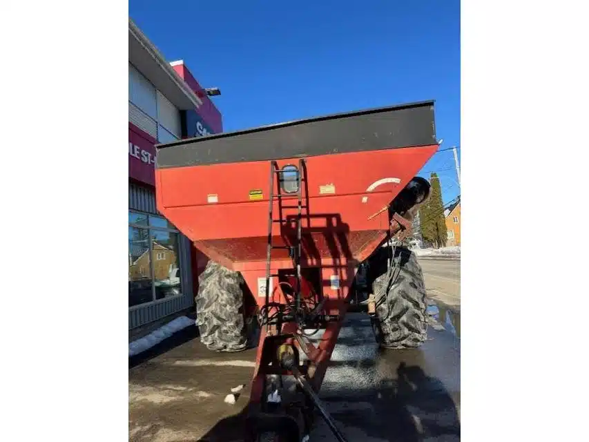 Gallery image 2 for 1999 Brent 572 Grain Cart