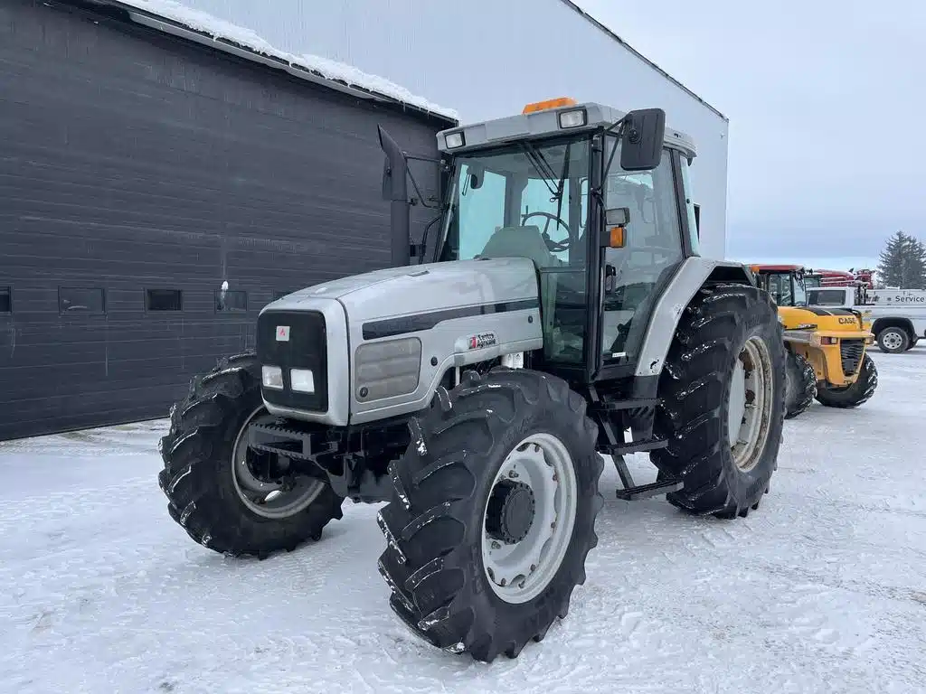 Gallery image 2 for 1998 White 6710 Tractor