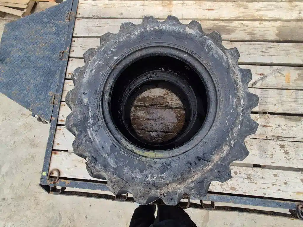 Gallery image 2 for 2021 Titan 9.5-16 Tires