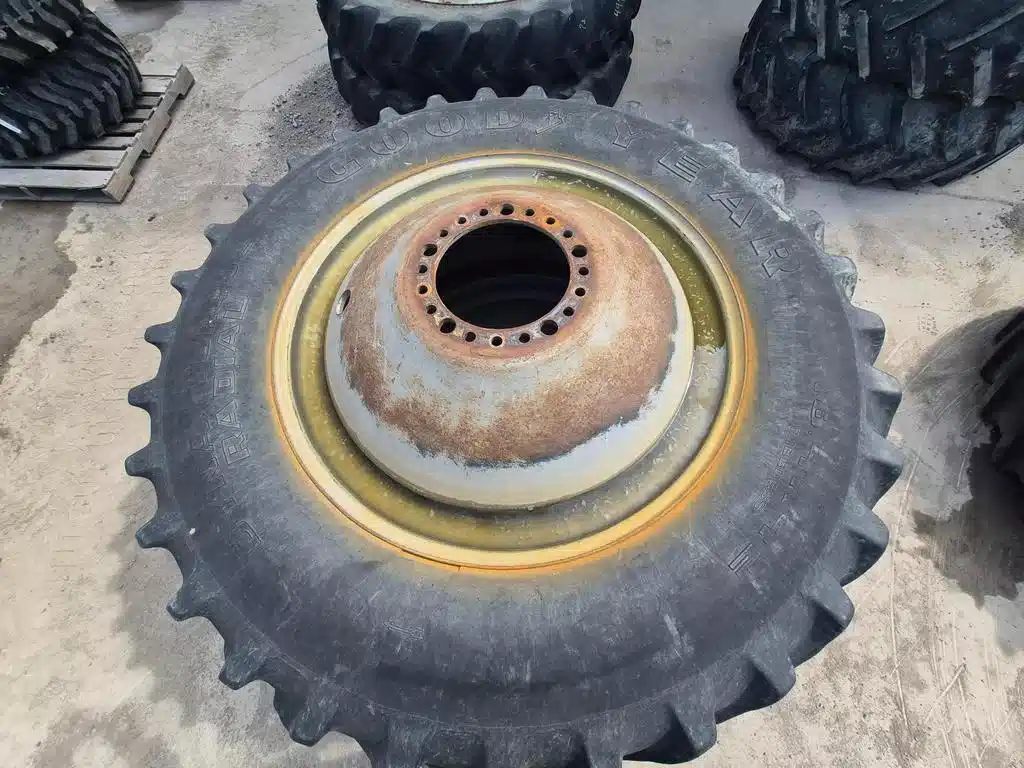 Photo de la Galerie 2 pour 2021 Goodyear 18.4R42 Pneus