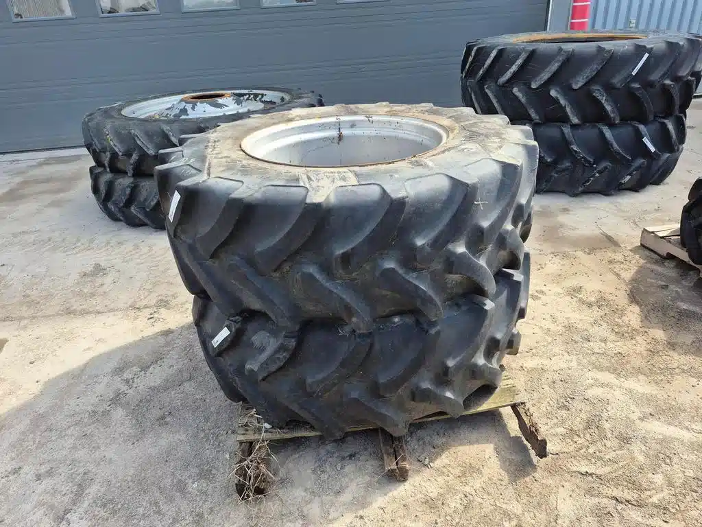 Gallery image 1 for 2020 Firestone 420/85R28 Tires