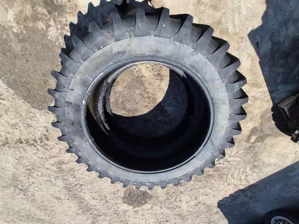 Photo de la Galerie 2 pour 2020 Michelin 380/90R46 Pneus