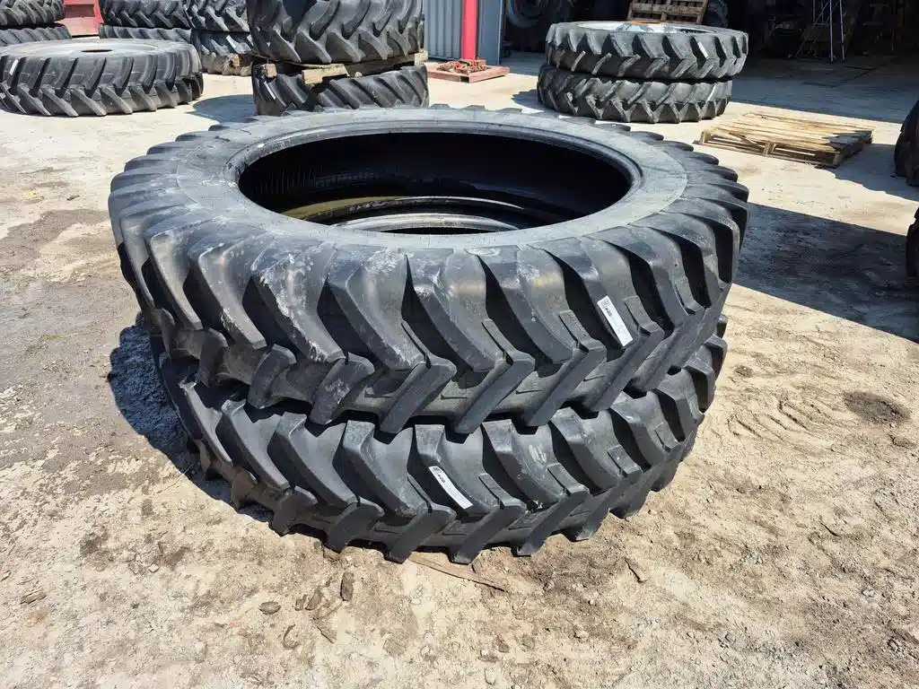 Photo de la Galerie 1 pour 2020 Michelin 380/90R46 Pneus