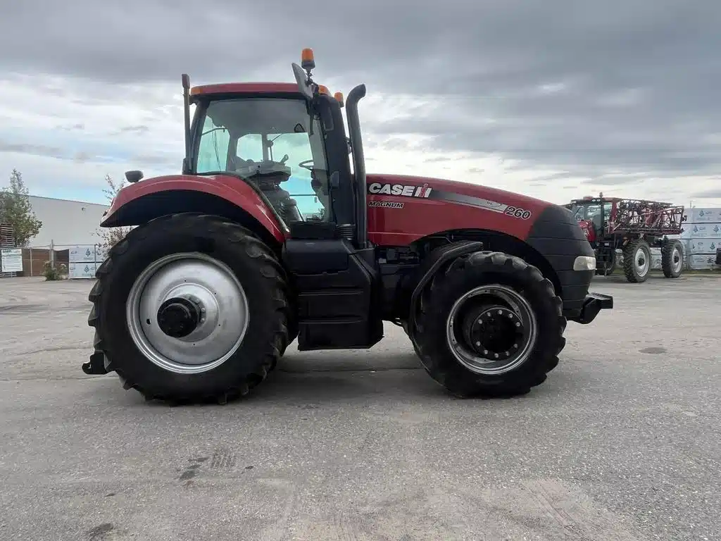 Gallery image 2 for 2011 Case IH MAGNUM 260 Tractor