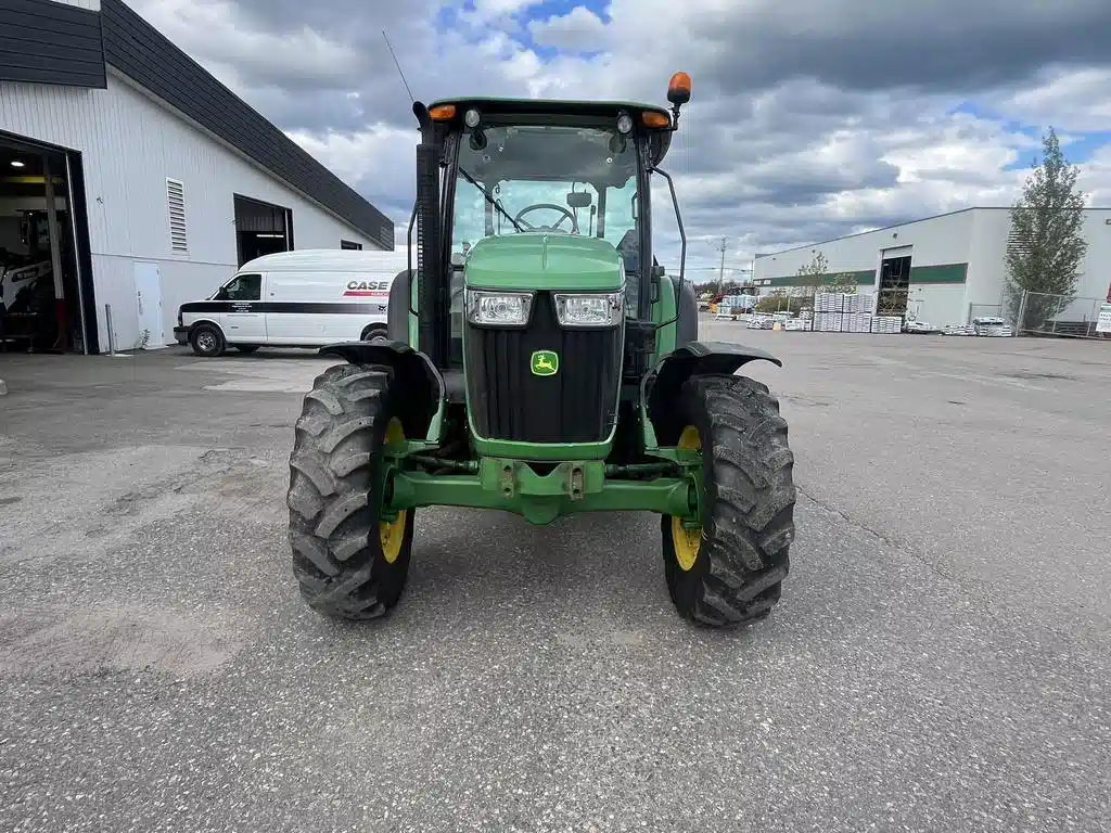 Photo de la Galerie 2 pour 2014 John Deere 5085M Tracteur