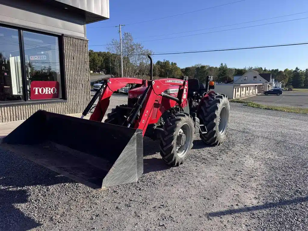 Gallery image 2 for 2022 Massey Ferguson 2607H Tractor