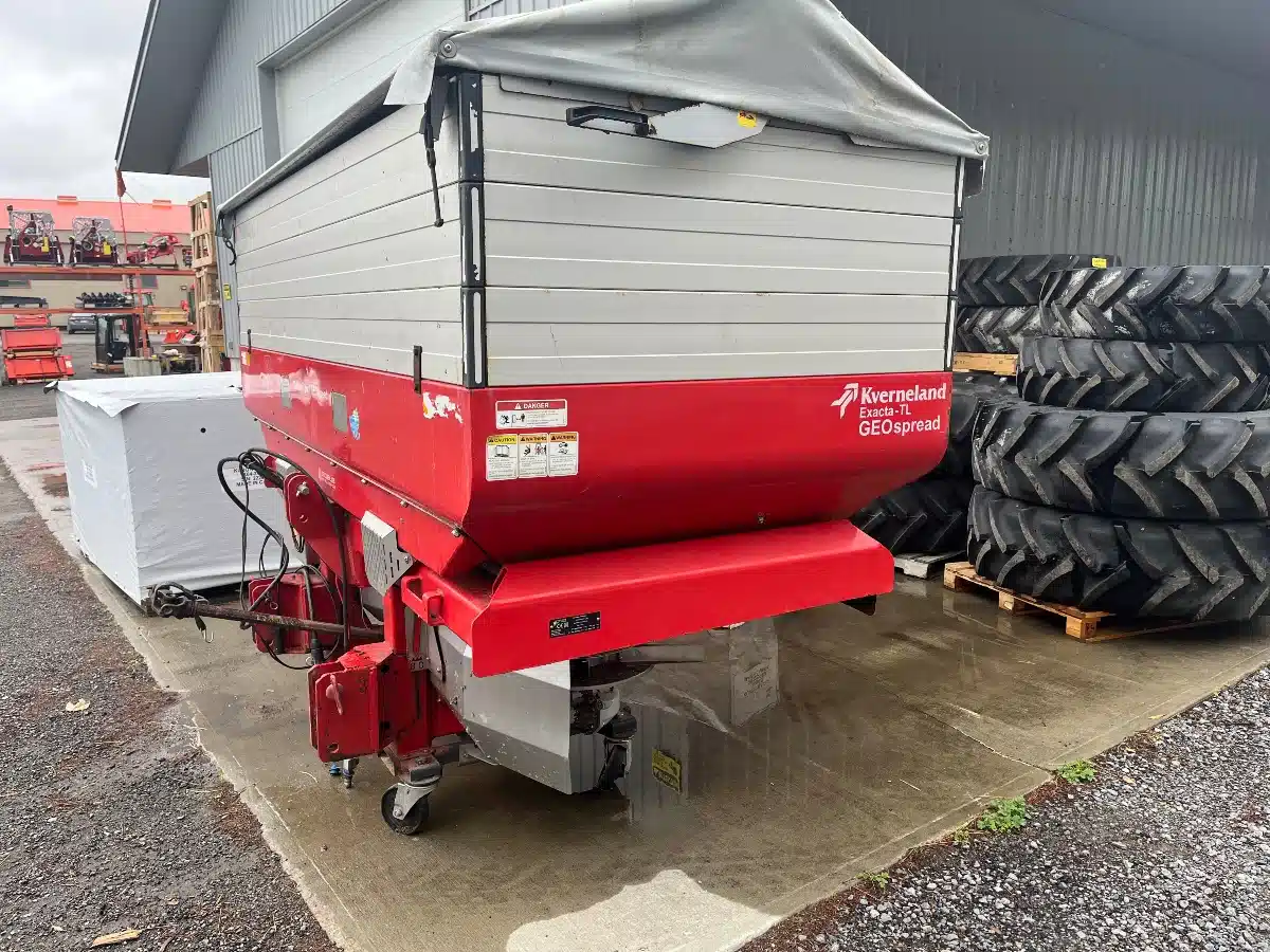 Gallery image 2 for Used 2015 Kverneland FPH Spreader - Fertilizer
