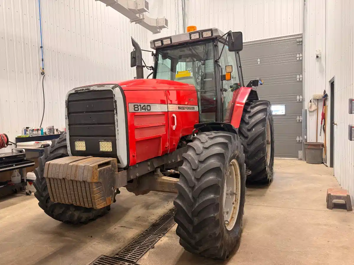 Gallery image 2 for 1996 Massey Ferguson 8140 Tractor