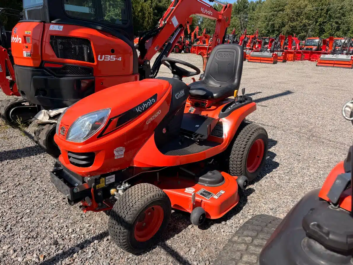 Gallery image 2 for 2025 Kubota GR2120 Lawn Tractor