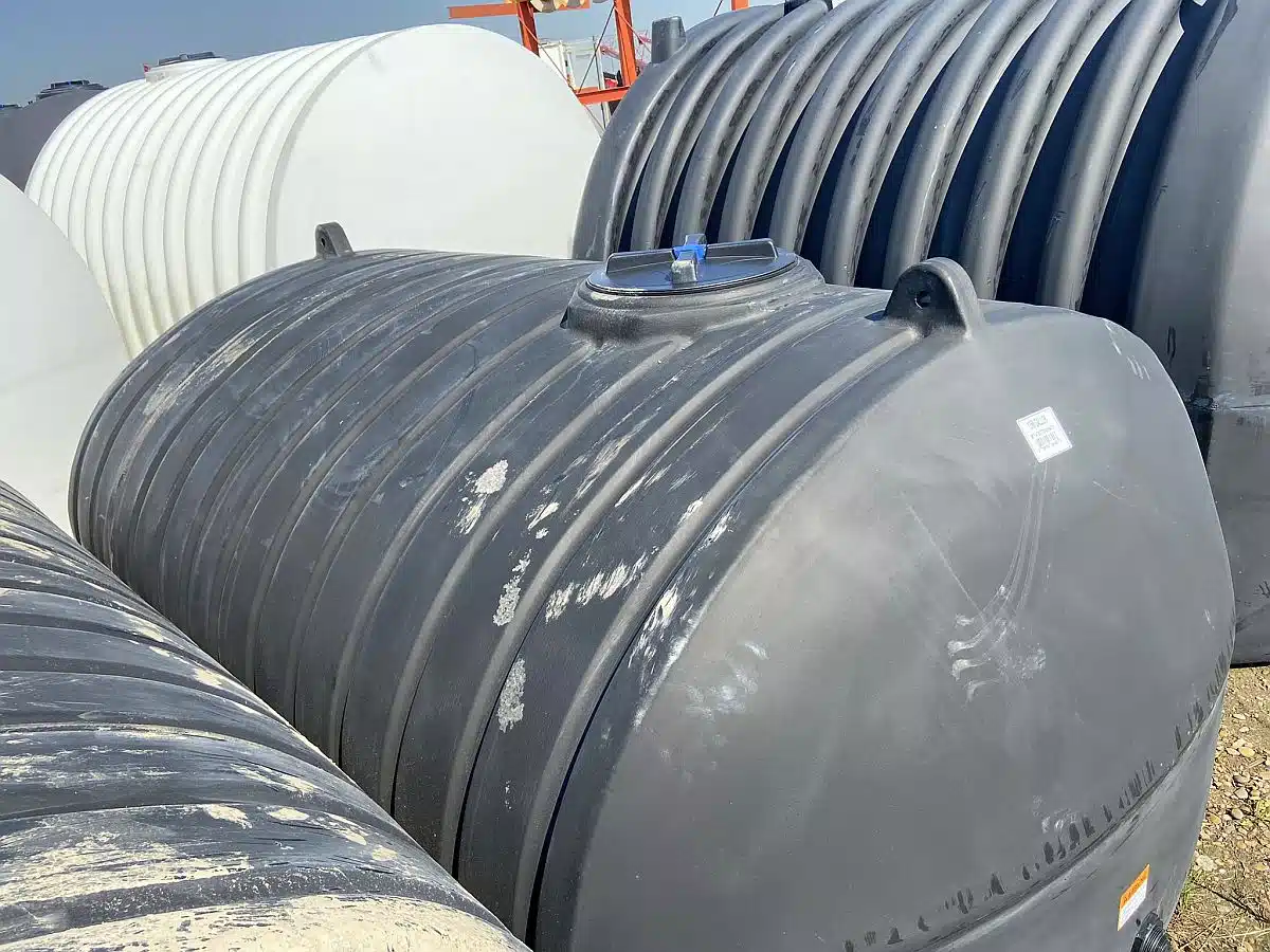 Gallery image 2 for New Unspecified 43645 Tank