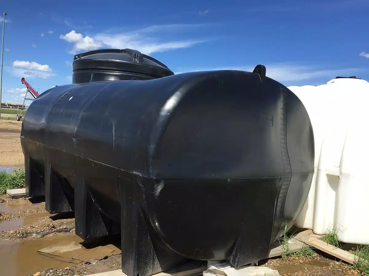 Gallery image 2 for New 2025 Enduraplas THF03200 Fertilizer Tank