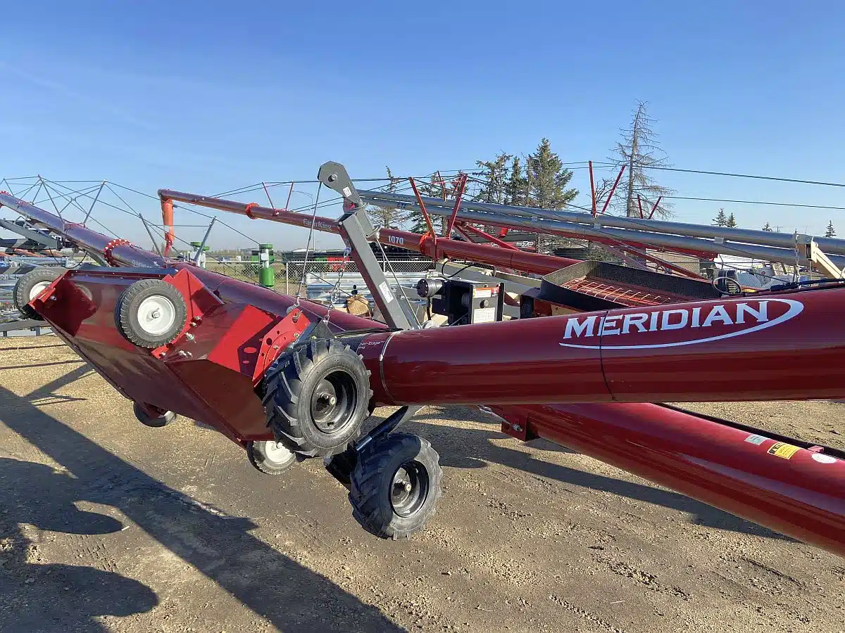 Gallery image 1 for Meridian 1285 SLMD Swing Grain Auger