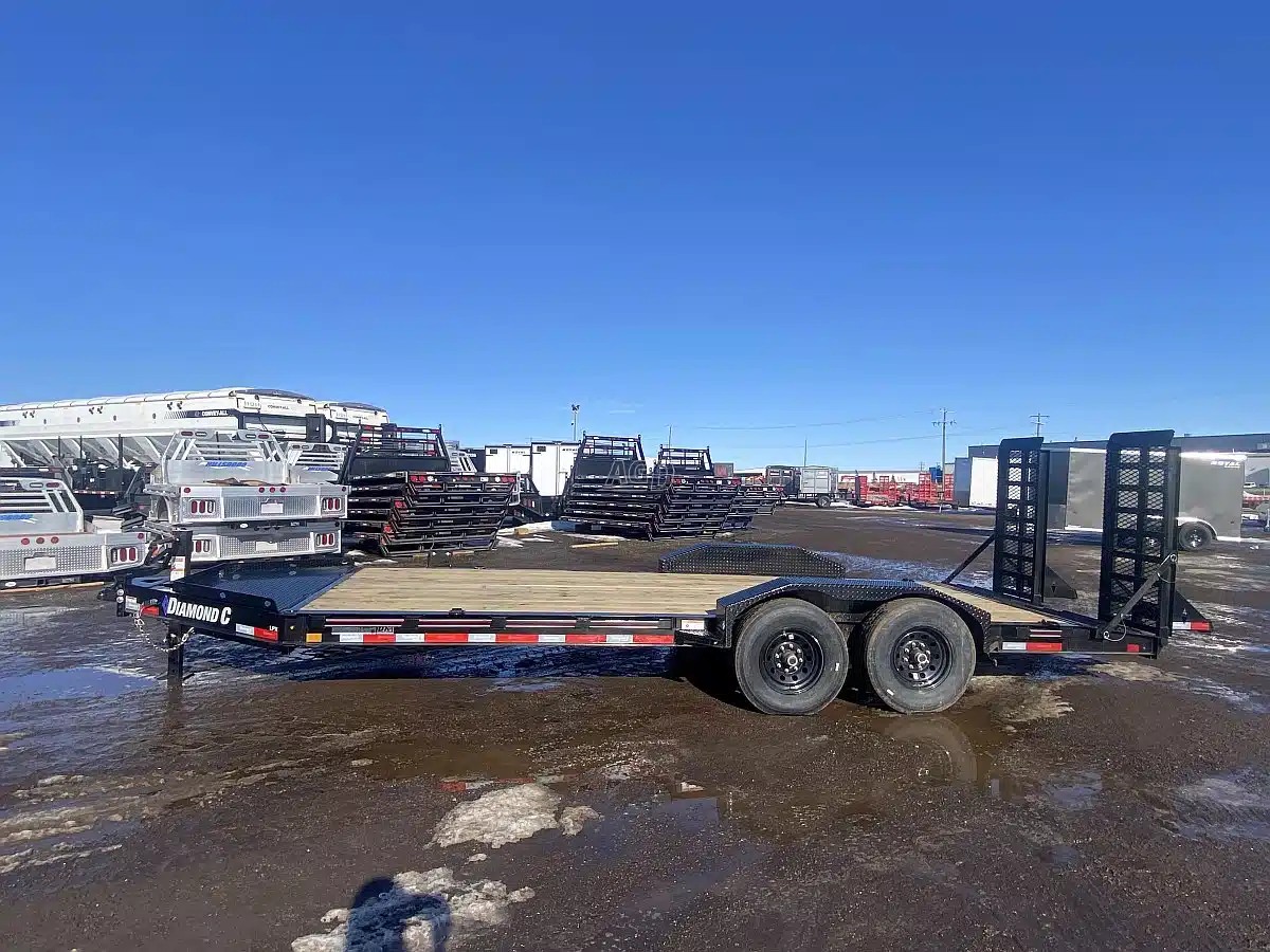 Gallery image 2 for New 2024 Diamond C LPX Trailer