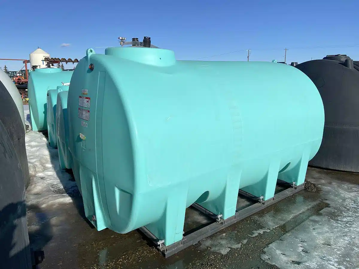 Gallery image 1 for New 2024 Enduraplas THD02200K Fertilizer Tank