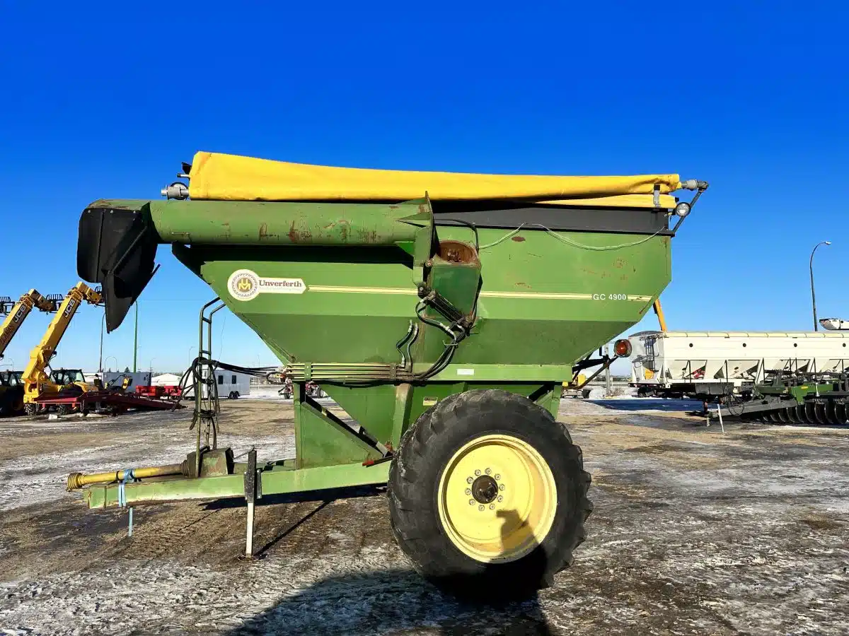 Gallery image 2 for Used Unverferth GC 4900 Grain Cart