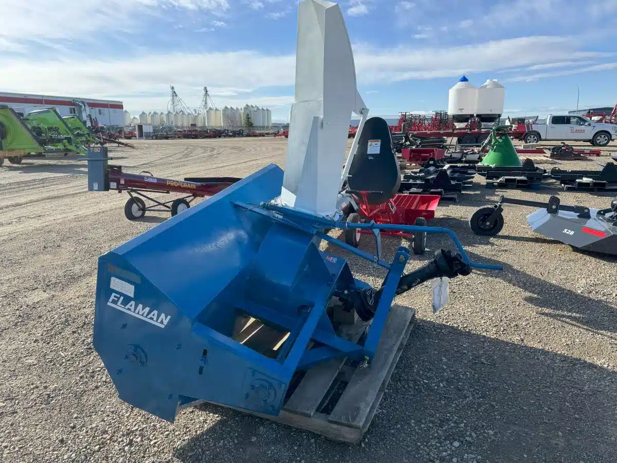Gallery image 2 for Used Farm King EQUSNOF6000 Snow Blower