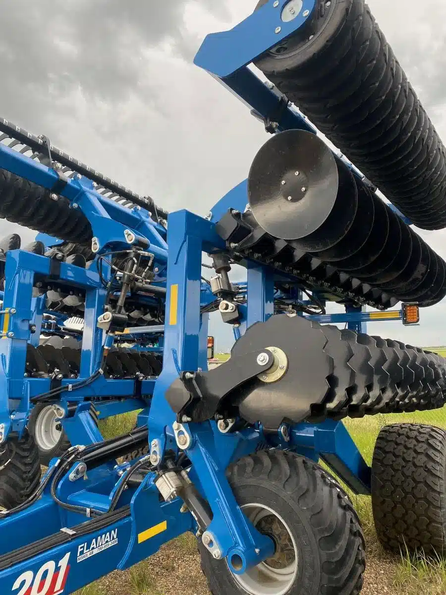 Gallery image 2 for New 2024 Kinze MACH TILL 201 Disc