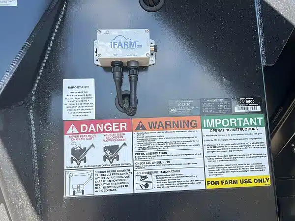 Gallery image 2 for New 2025 J&M 1012-20S Grain Cart